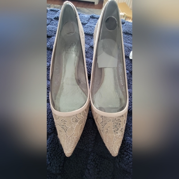 Elegant Lace Women's Pumps - Picture 5 of 5